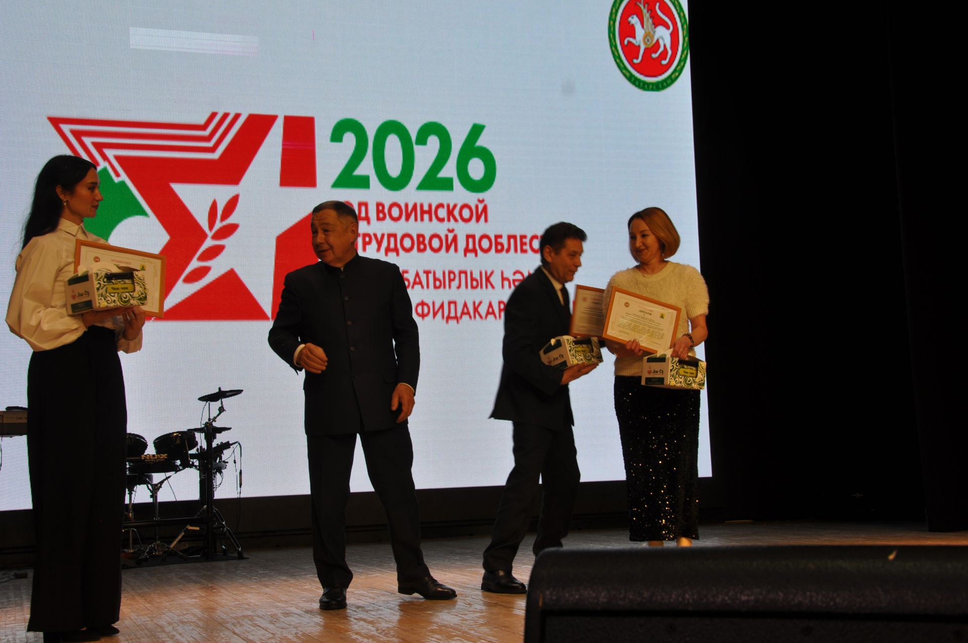 Район мәдәният йортында Җиңүнең 80 еллыгына багышланган иҗат фестиваленә йомгак ясадылар (фоторепортаж)