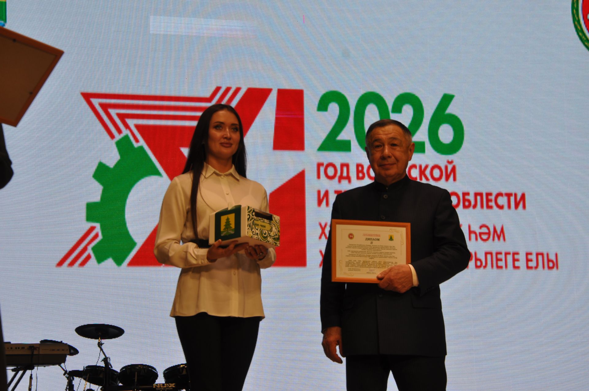 Район мәдәният йортында Җиңүнең 80 еллыгына багышланган иҗат фестиваленә йомгак ясадылар (фоторепортаж)