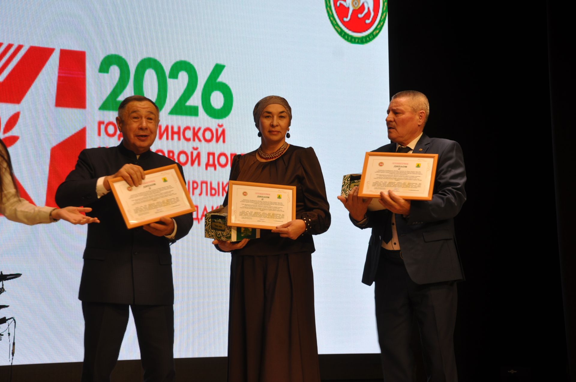 Район мәдәният йортында Җиңүнең 80 еллыгына багышланган иҗат фестиваленә йомгак ясадылар (фоторепортаж)