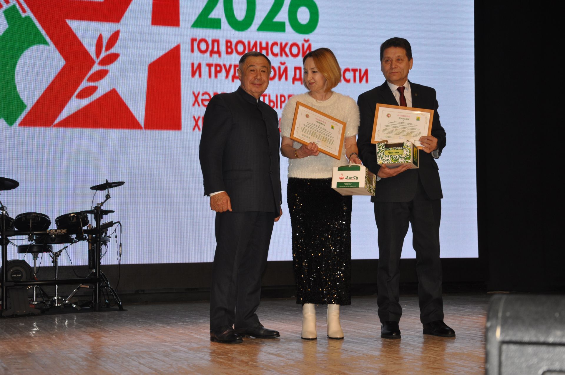 Район мәдәният йортында Җиңүнең 80 еллыгына багышланган иҗат фестиваленә йомгак ясадылар (фоторепортаж)