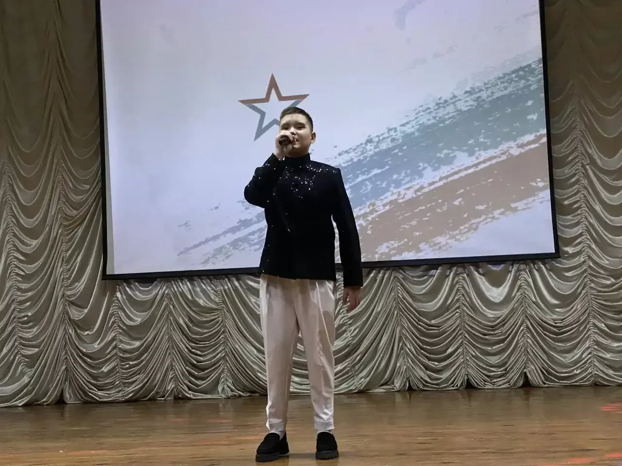 Шәмәрдәндә махсус хәрби операциядә катнашучыларга һәм аларның гаиләләренә багышланган Хәтер һәм рәхмәт кичәсе узды