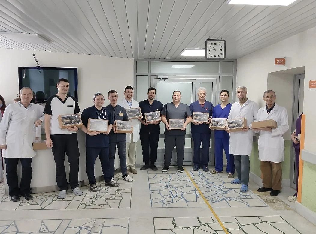 Медицина өлкәсендә хезмәт куючы ир-егетләрне Ватанны саклаучылар көне белән котладылар (+видео)