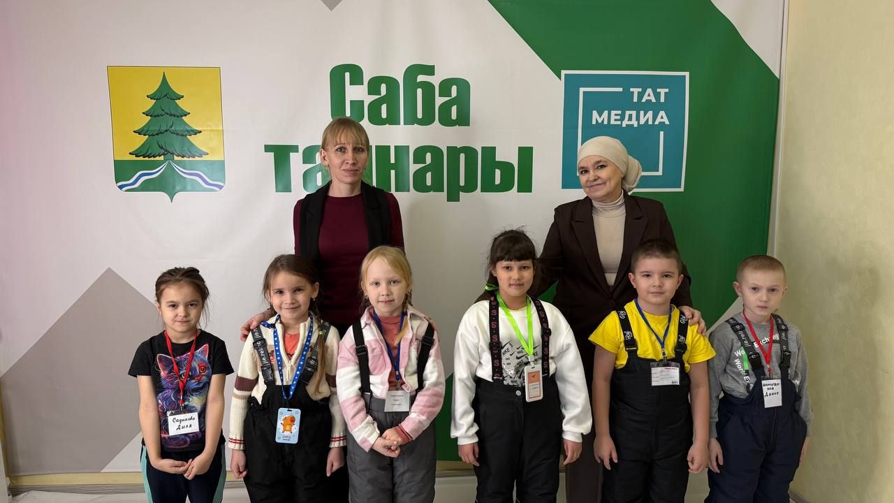 Балалар газета чыгару эше белән танышты