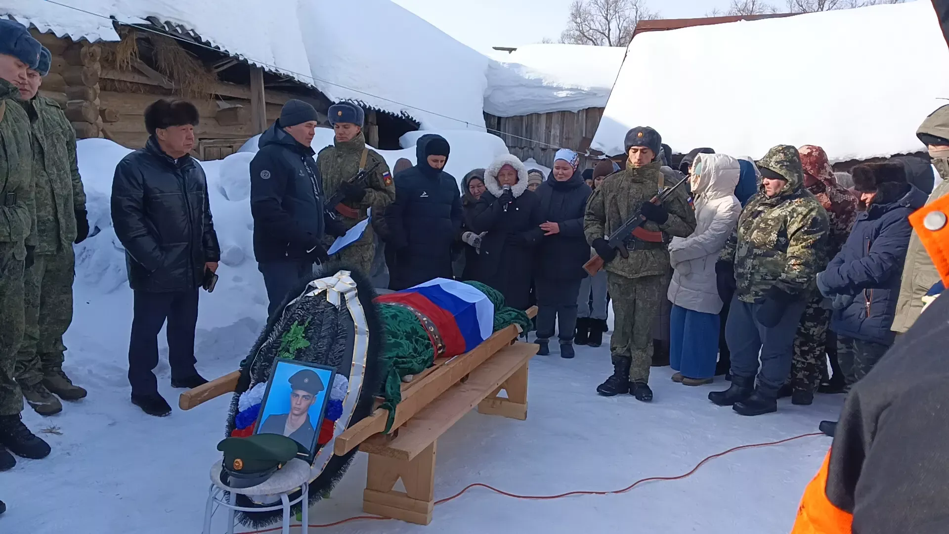 «Биш кызга бер малай иде...»