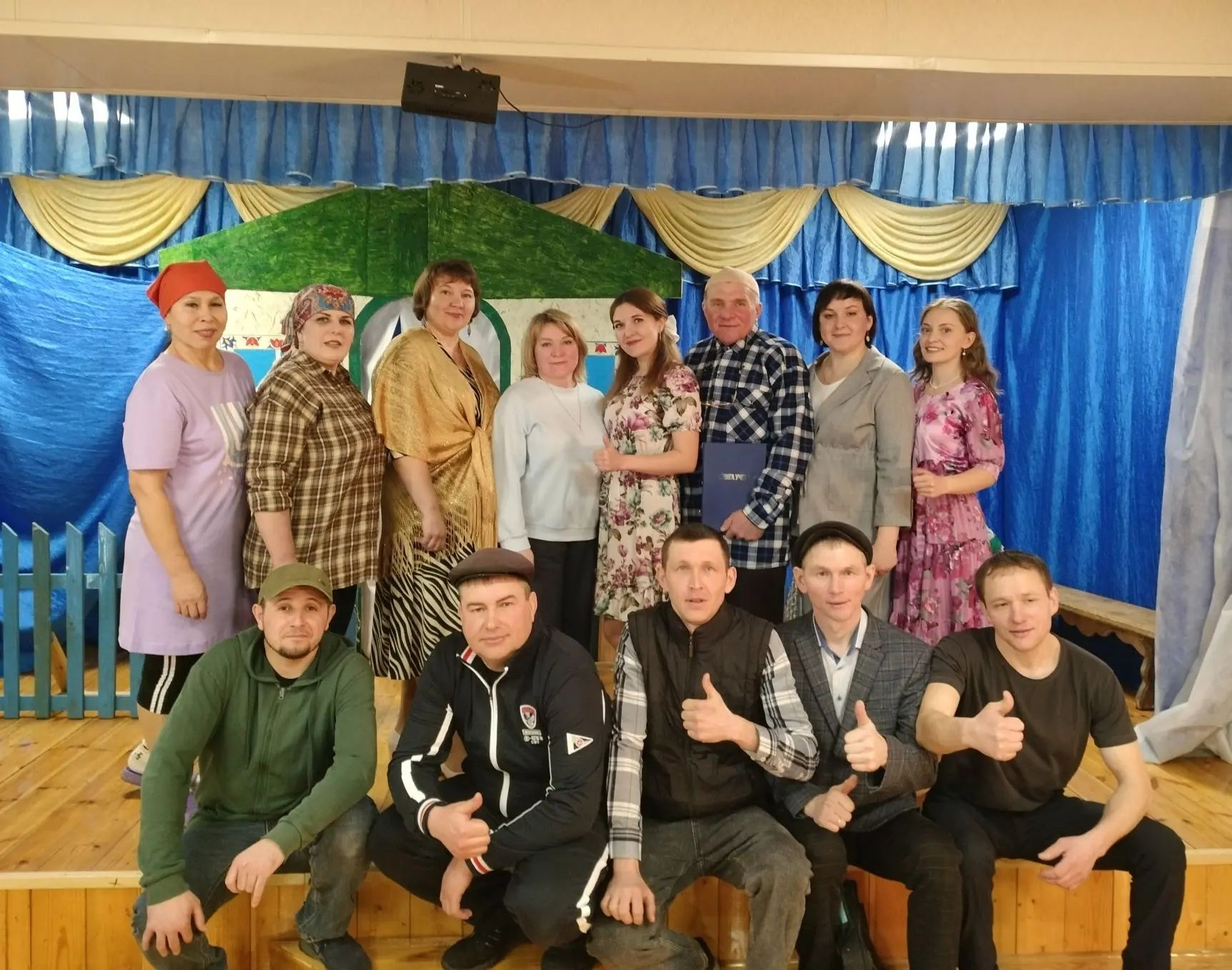Шекшенең «Нур» театр коллективы «Корт» спектакленең премьерасын күрсәтте