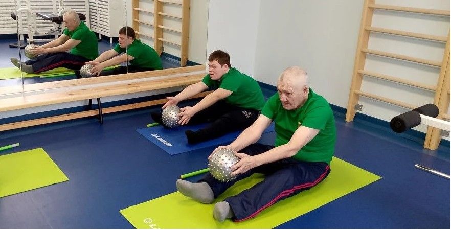 Өлкәннәр фитнес белән шөгыльләнә