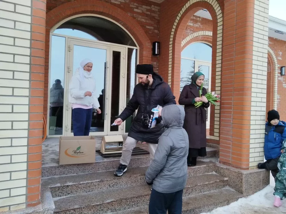 Лесхоз бистәсенең «Нургали мәчете» янында балалар өчен «Нурлы Рамазан» дип исемләнгән бәйрәм узды