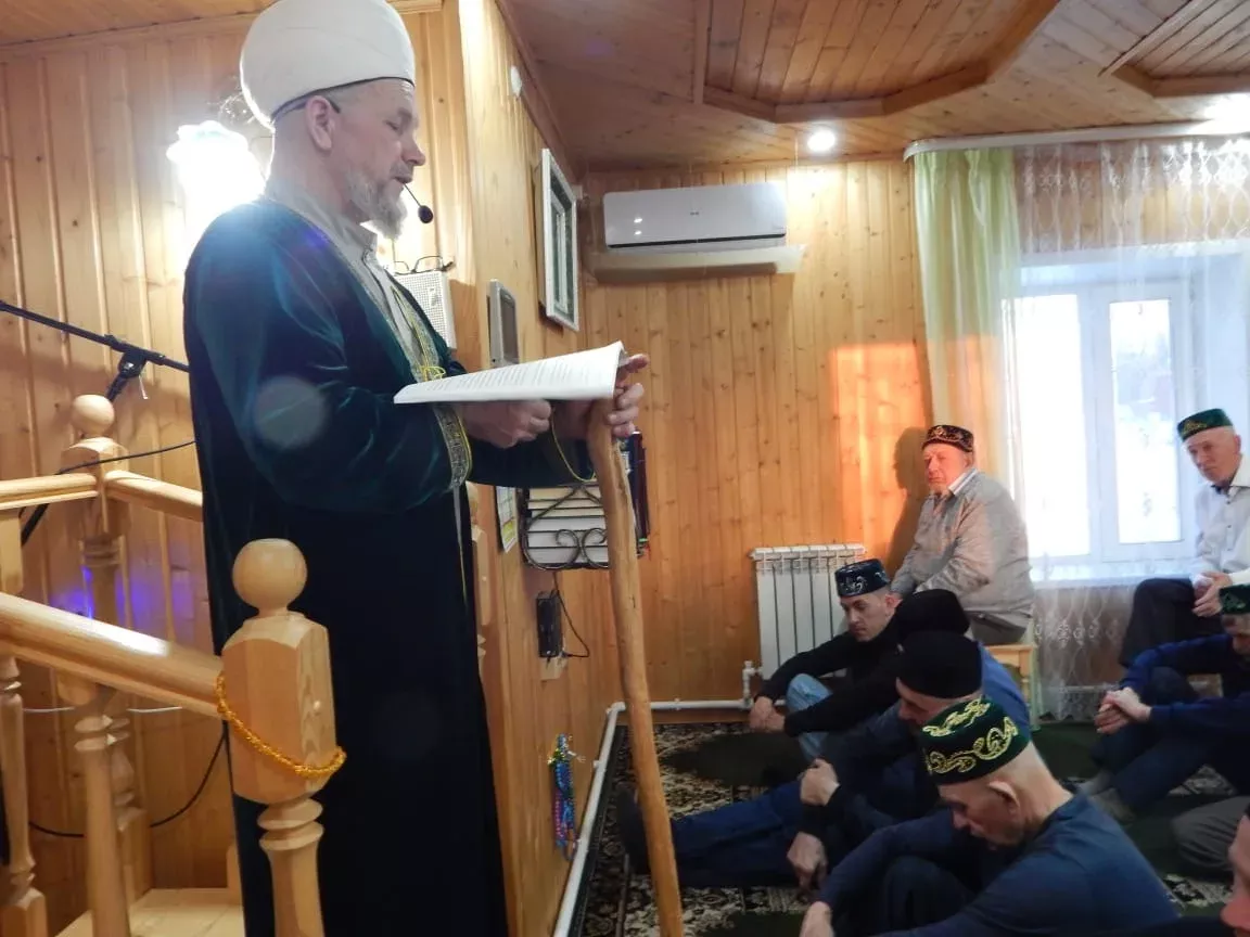 Мишәбәш авылы мәчете биләмәсен Рамазан аена  бәйрәмчә бизәгәннәр