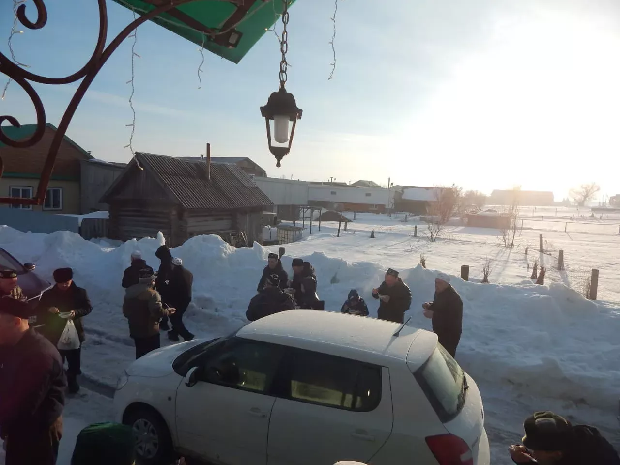 Мишәбәш авылы мәчете биләмәсен Рамазан аена  бәйрәмчә бизәгәннәр
