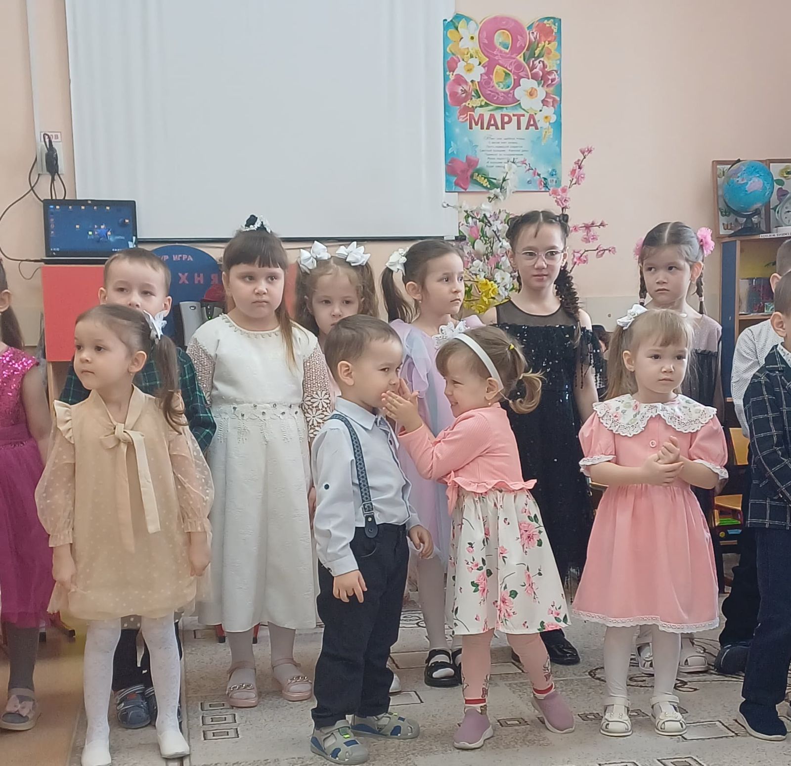 8 Март бәйрәме- балалар бакчасында иң күңелле бәйрәм
