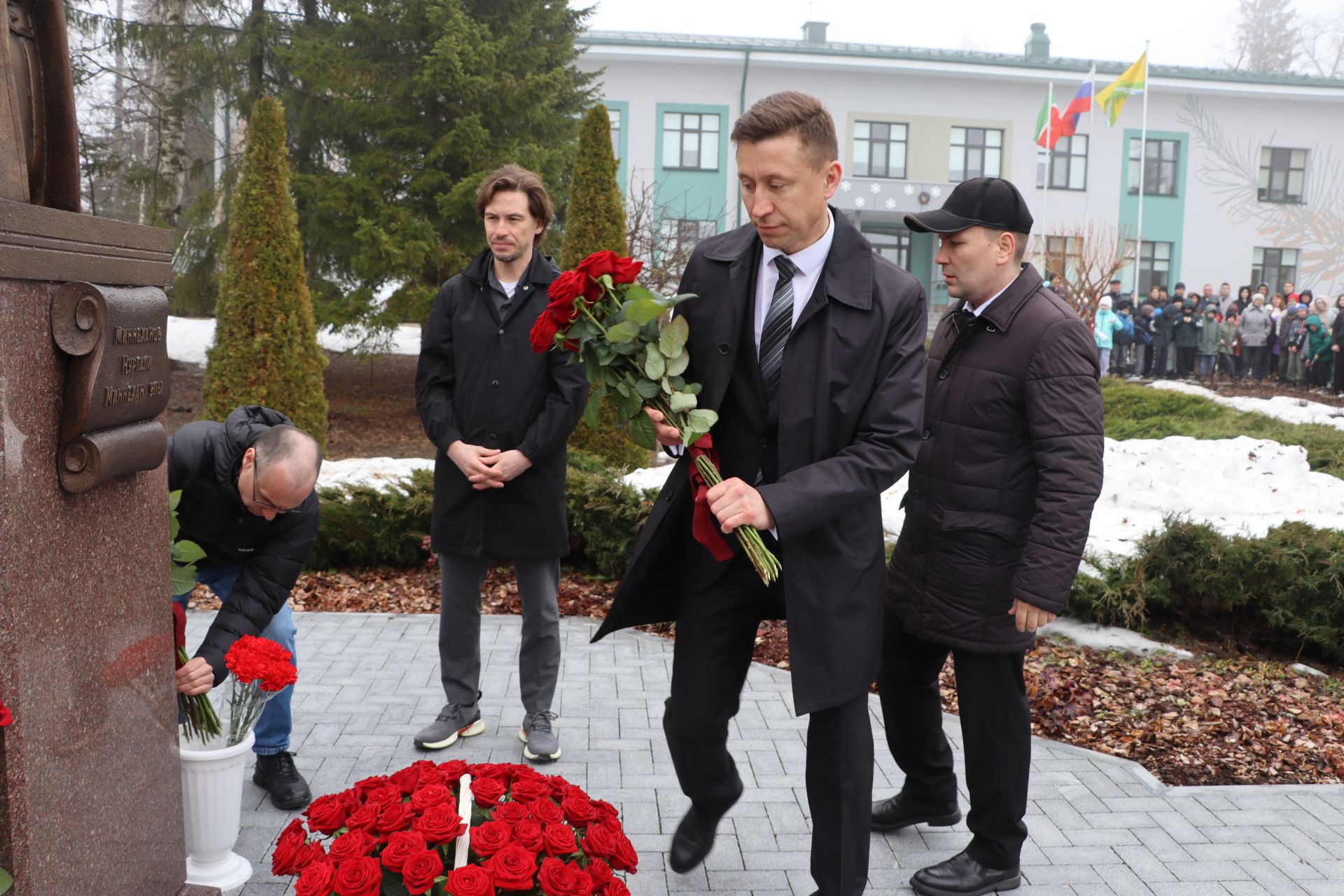 Лесхоз бистәсендә, урта мәктәп базасында легендар урманчы, РСФСРның һәм ТАССРның атказанган урманчысы Нургали Миңнехан улы Миңнеханов истәлегенә тизйөрешле шахмат буенча районара шәхси турнир оештырылды.