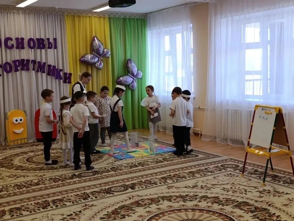 «Шоколад» балалар бакчасында  алгоритмика нигезләрен кертүгә багышланган республика семинары узды