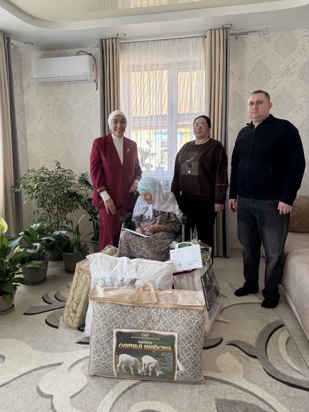 Мамалай авылында гомер итүче  Сәвия Заһидуллинаны 95 яшьлек юбилее белән котладылар