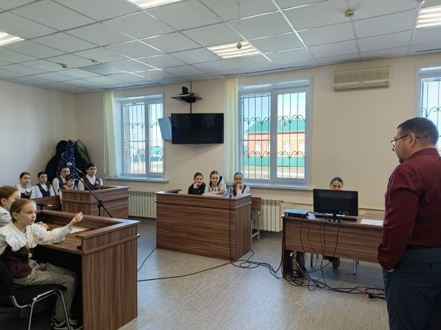 Саба район судына экскурсия оештырылды