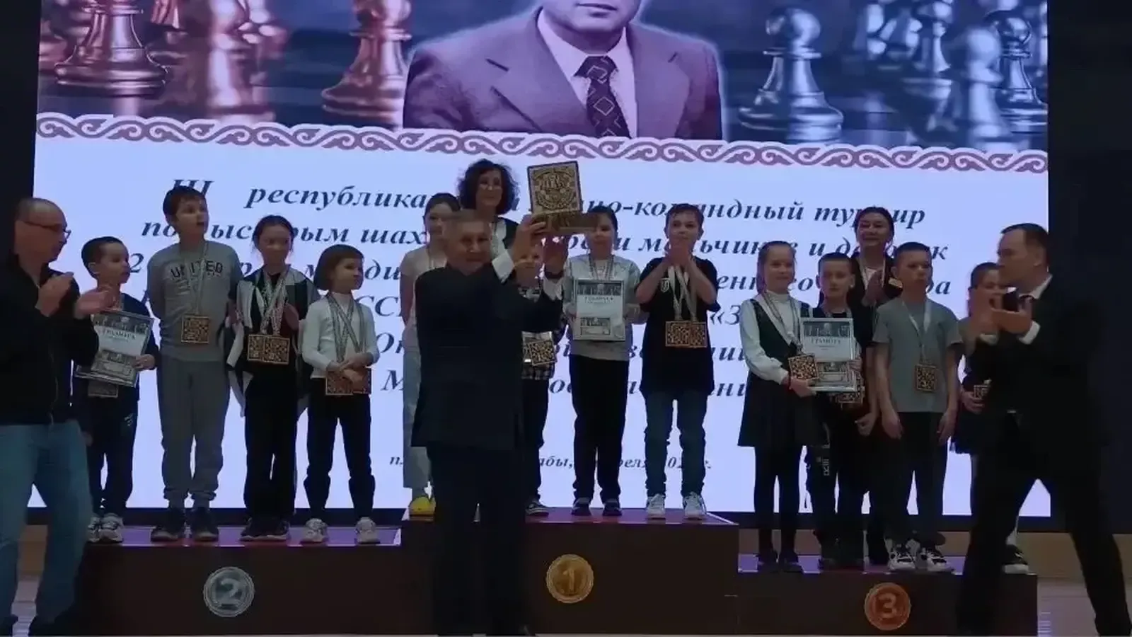 Тиз шахмат буенча III республика шәхси-команда турниры узды