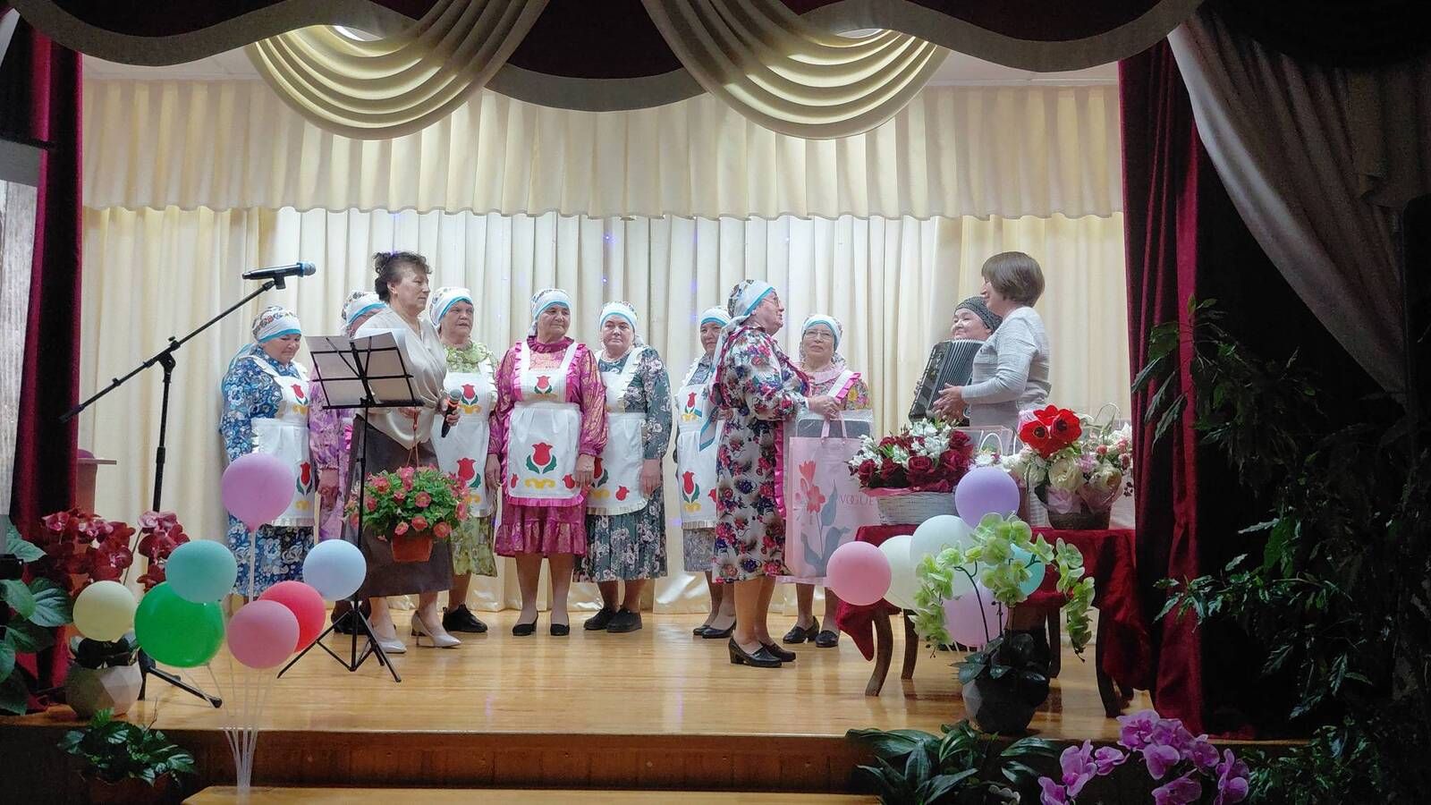 Туктар авылында “Хезмәт төбе - хөрмәт” дип исемләнгән портрет- кичә узды