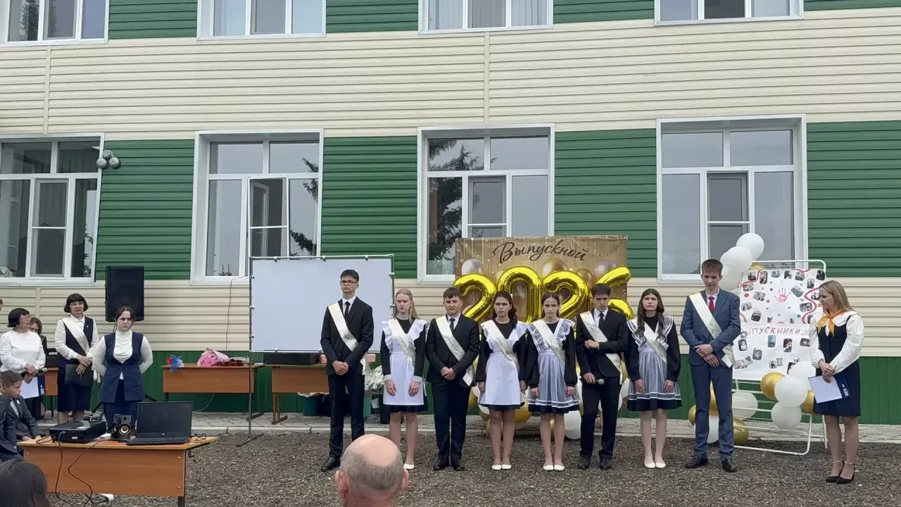 Бүген Юлбат урта мәктәбендә дә соңгы кыңгырау чыңлады
