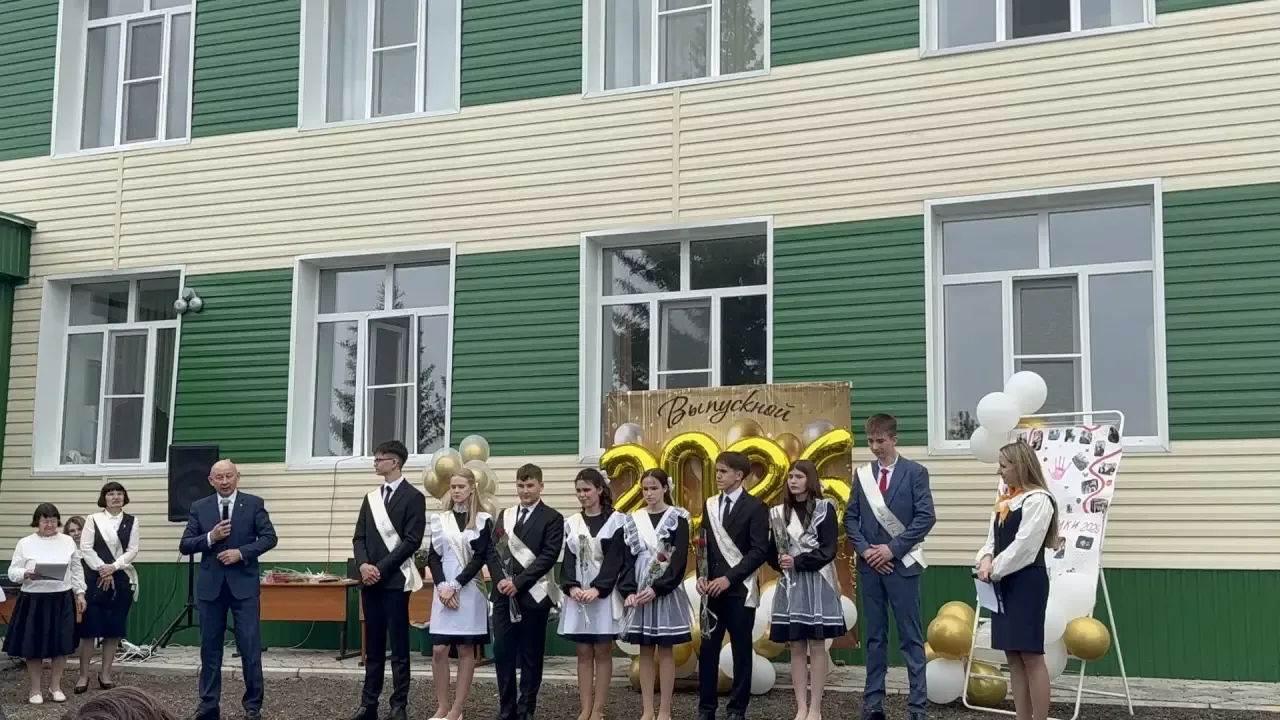 Бүген Юлбат урта мәктәбендә дә соңгы кыңгырау чыңлады
