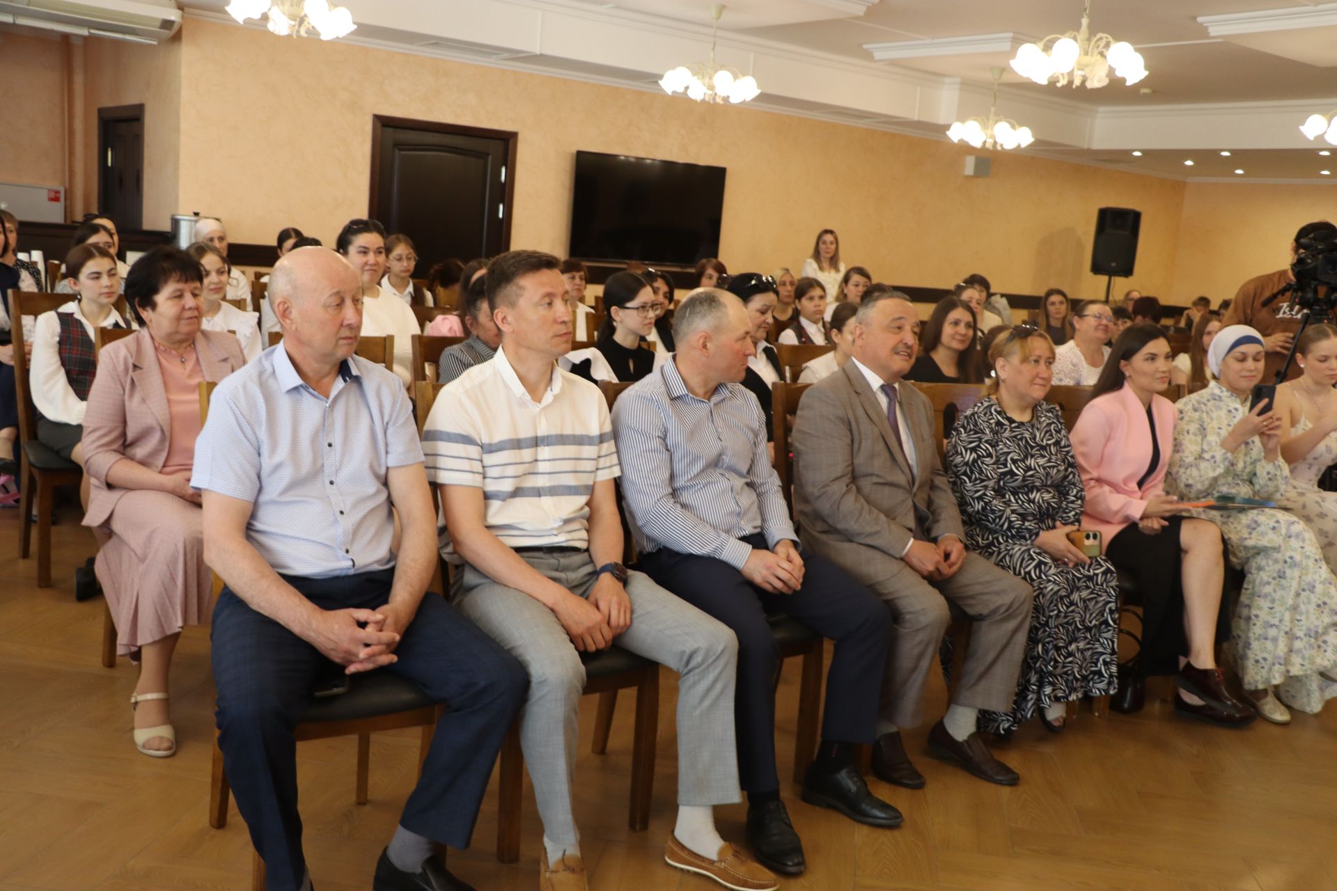 Иҗатка канат куючы бәйге