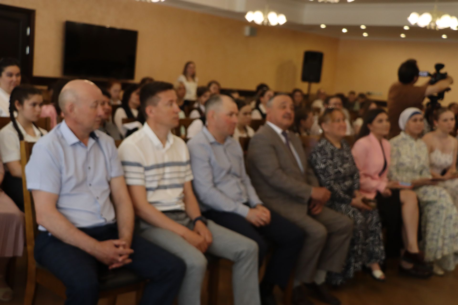 Иҗатка канат куючы бәйге