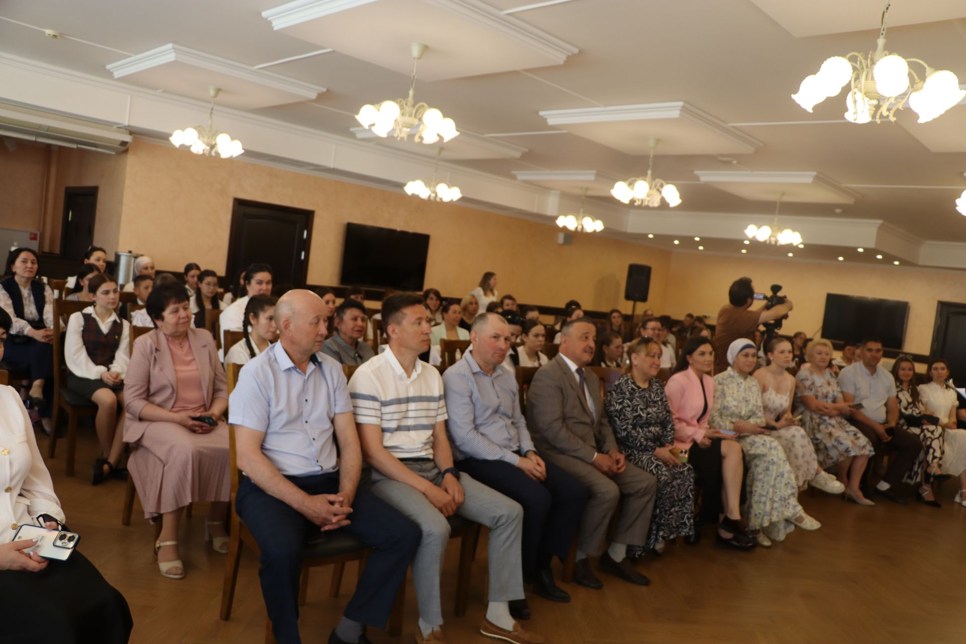 Иҗатка канат куючы бәйге