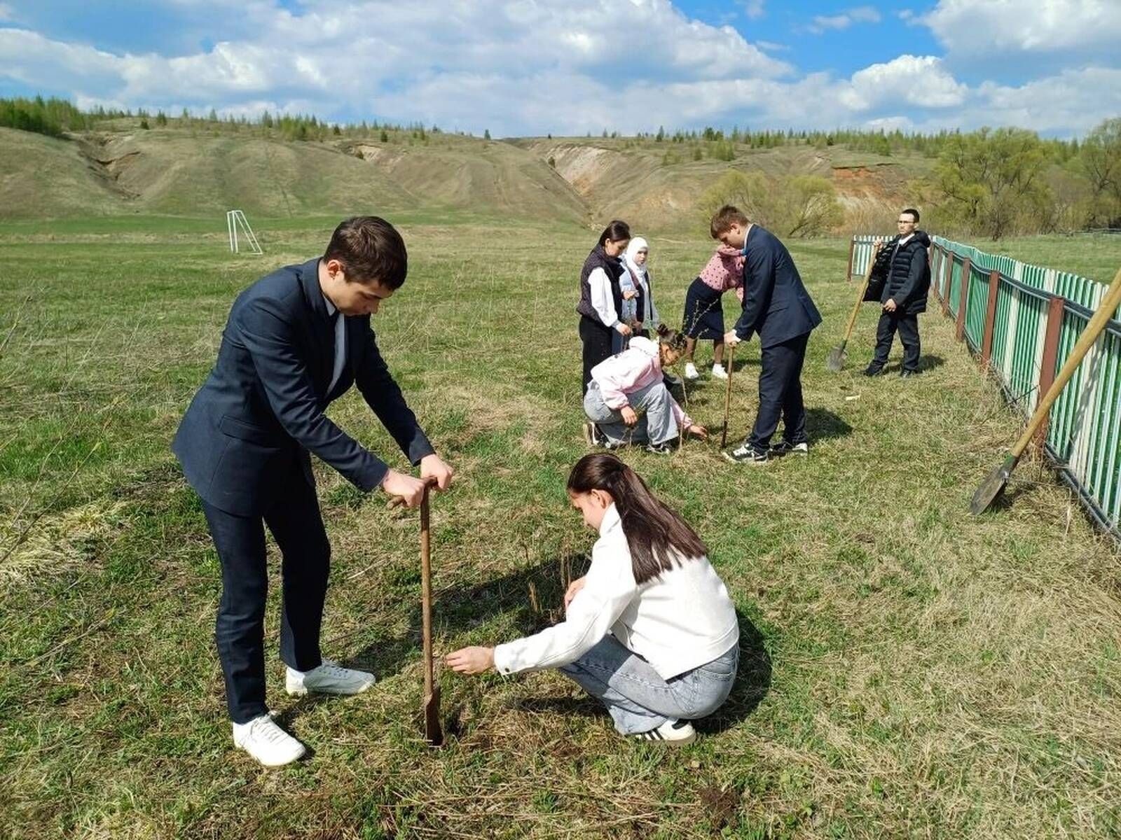 Кибәчелеләр «Хәтер бакчасы» акциясенә актив кушылды