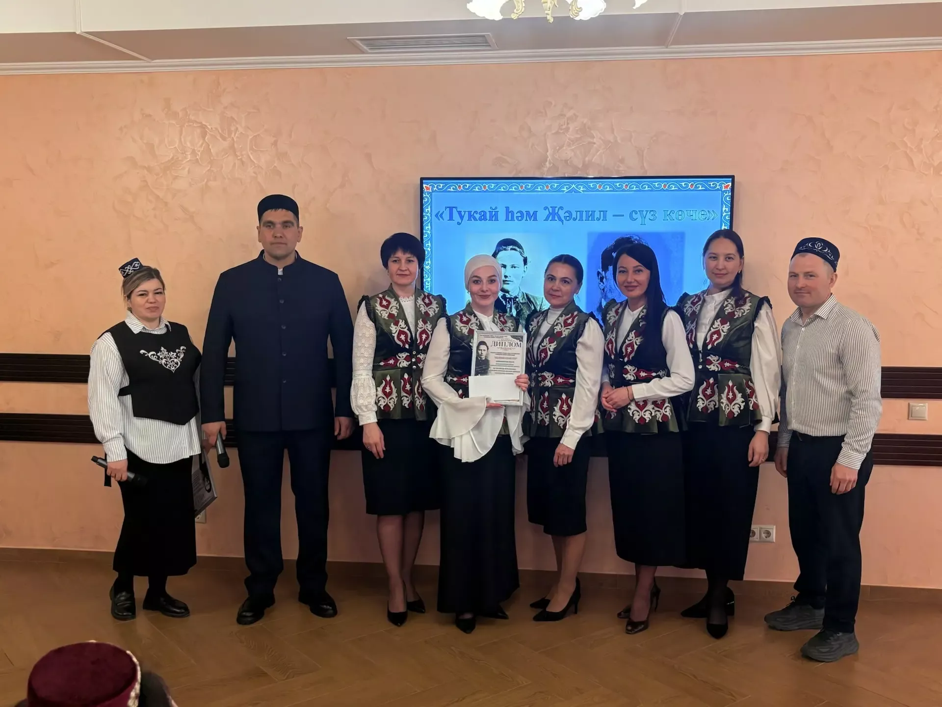 “Сабантуй” спорт-мәдәни комплексында “Яшьлек” яшьләр үзәге тарафыннан Габдулла Тукайга - 140, Муса Жәлилгә - 120 ел тулу уңаеннан квиз уены узды