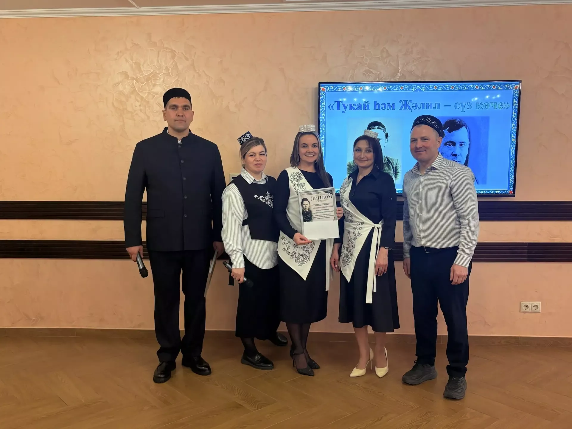 “Сабантуй” спорт-мәдәни комплексында “Яшьлек” яшьләр үзәге тарафыннан Габдулла Тукайга - 140, Муса Жәлилгә - 120 ел тулу уңаеннан квиз уены узды
