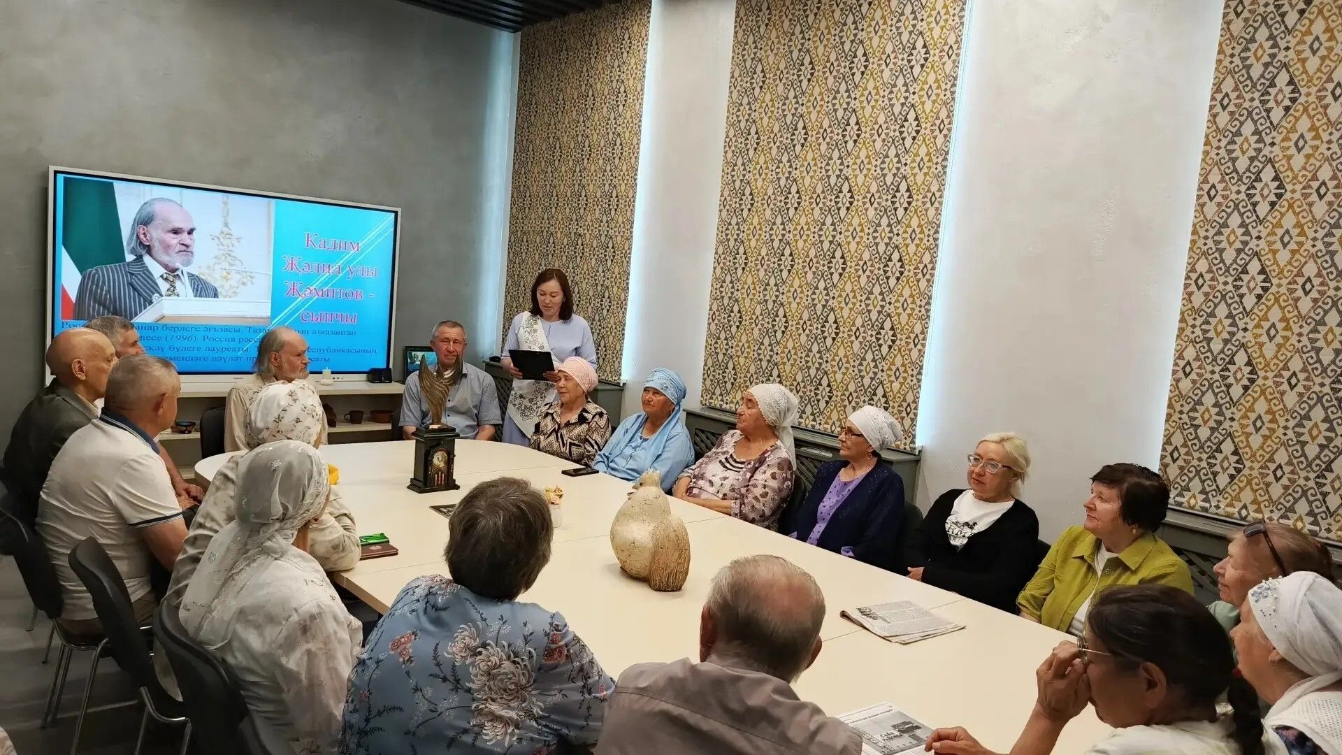 Саба туган якны өйрәнү музеенда  «Мирас» клубына йөрүчеләр якташыбыз  Кадим Җәмитов белән очрашты