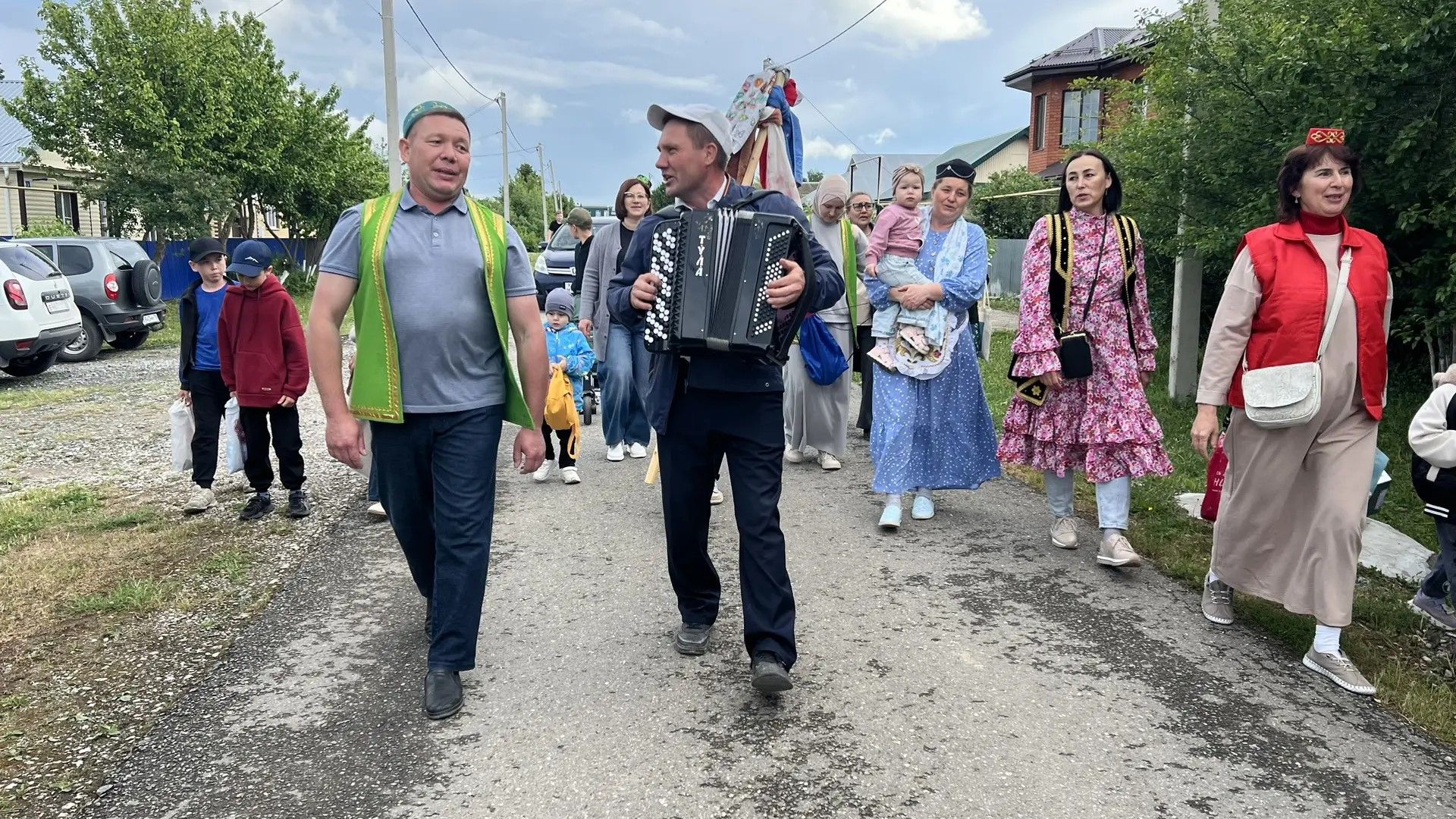 Гимназия коллективы Сабада бирнә җыйды