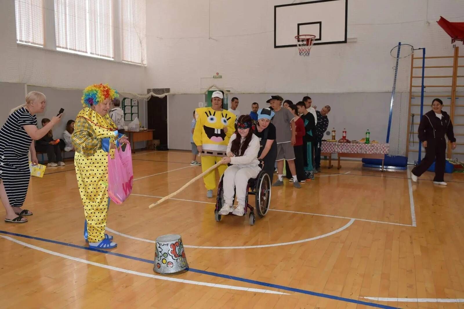 Мөмкинлекләре чикләнгән балалар өчен Халыкара балаларны яклау көненә багышланган «Кояш нурлары» Сабантуе узды
