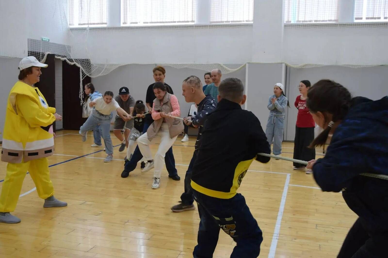 Мөмкинлекләре чикләнгән балалар өчен Халыкара балаларны яклау көненә багышланган «Кояш нурлары» Сабантуе узды