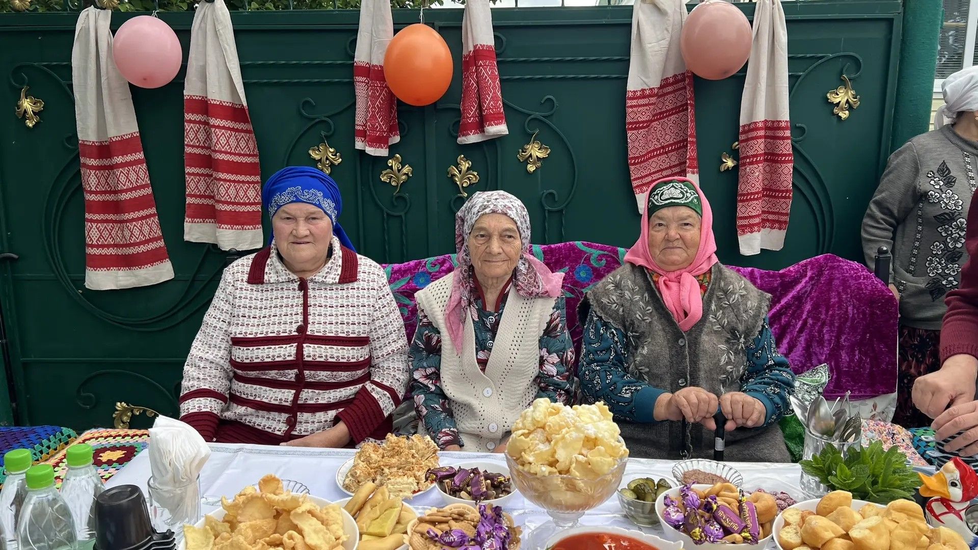 Гимназия коллективы Сабада бирнә җыйды