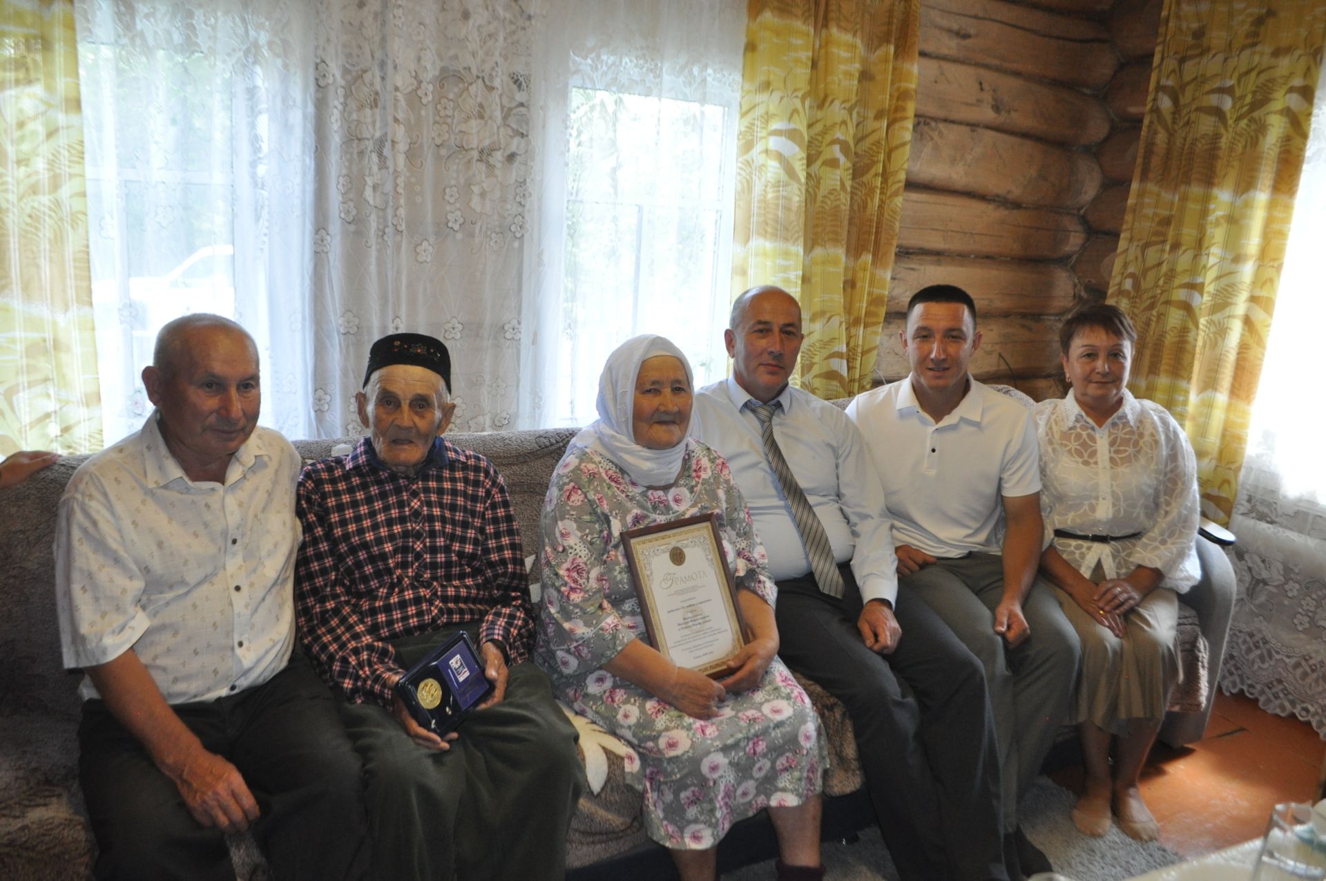 Татар Икшермәсендә яшәүче Рәшидә һәм Мансур Фәрхуллиннар  “Мәхәббәт һәм тугрылык” медаленә лаек булдылар