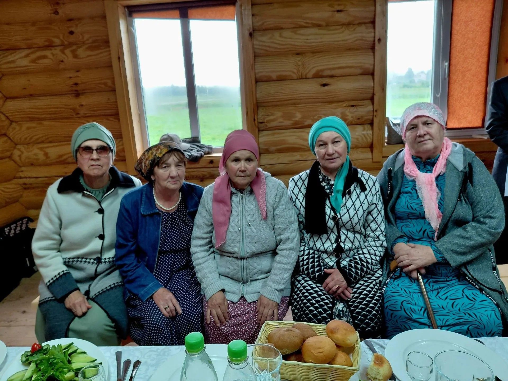 Эзмә урта мәктәбен 55 ел элек тәмамлаган сыйныфташлар очрашты