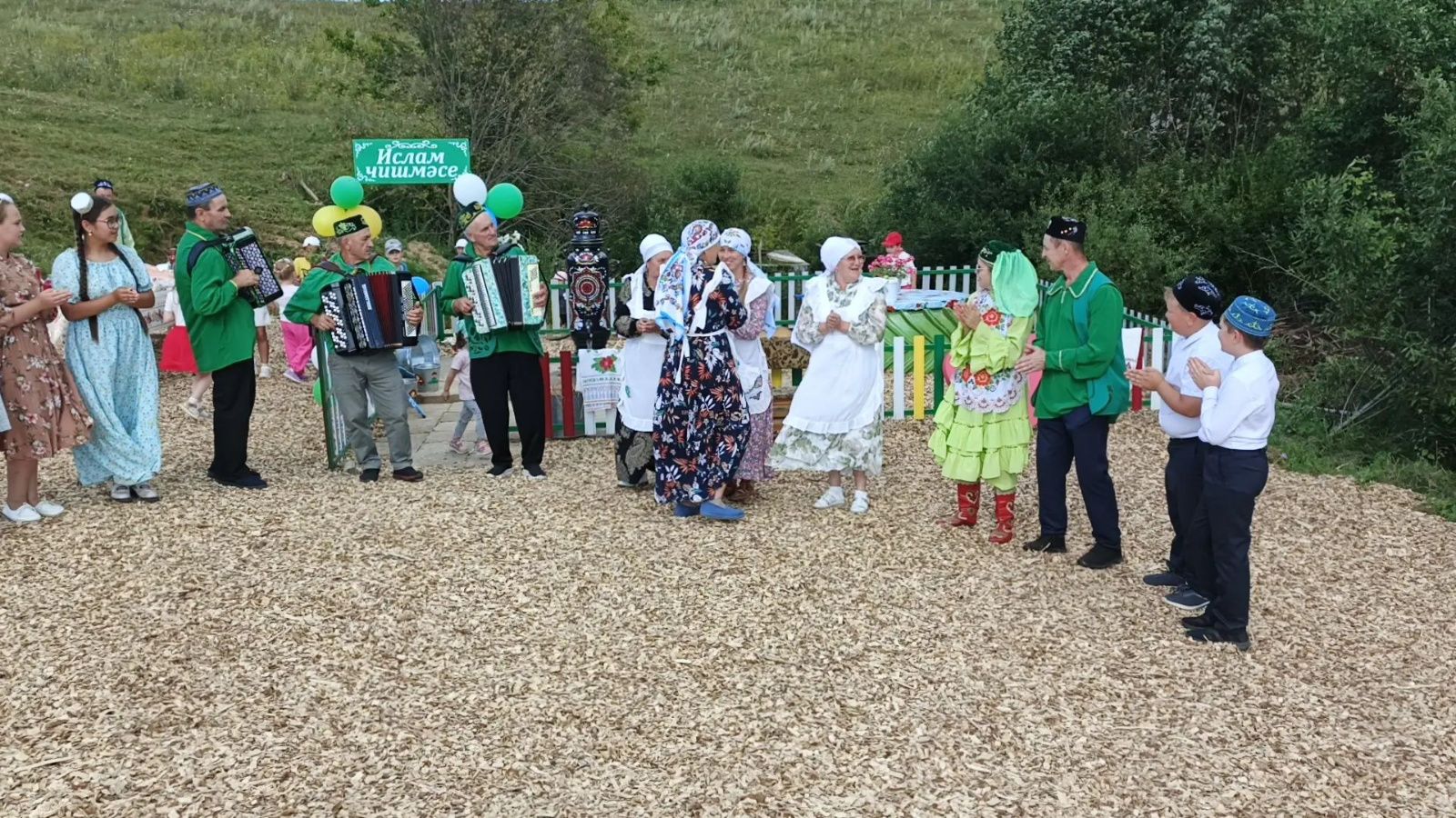 Авылга ямь өстәп: Курсабашта яңа чишмә ачылды