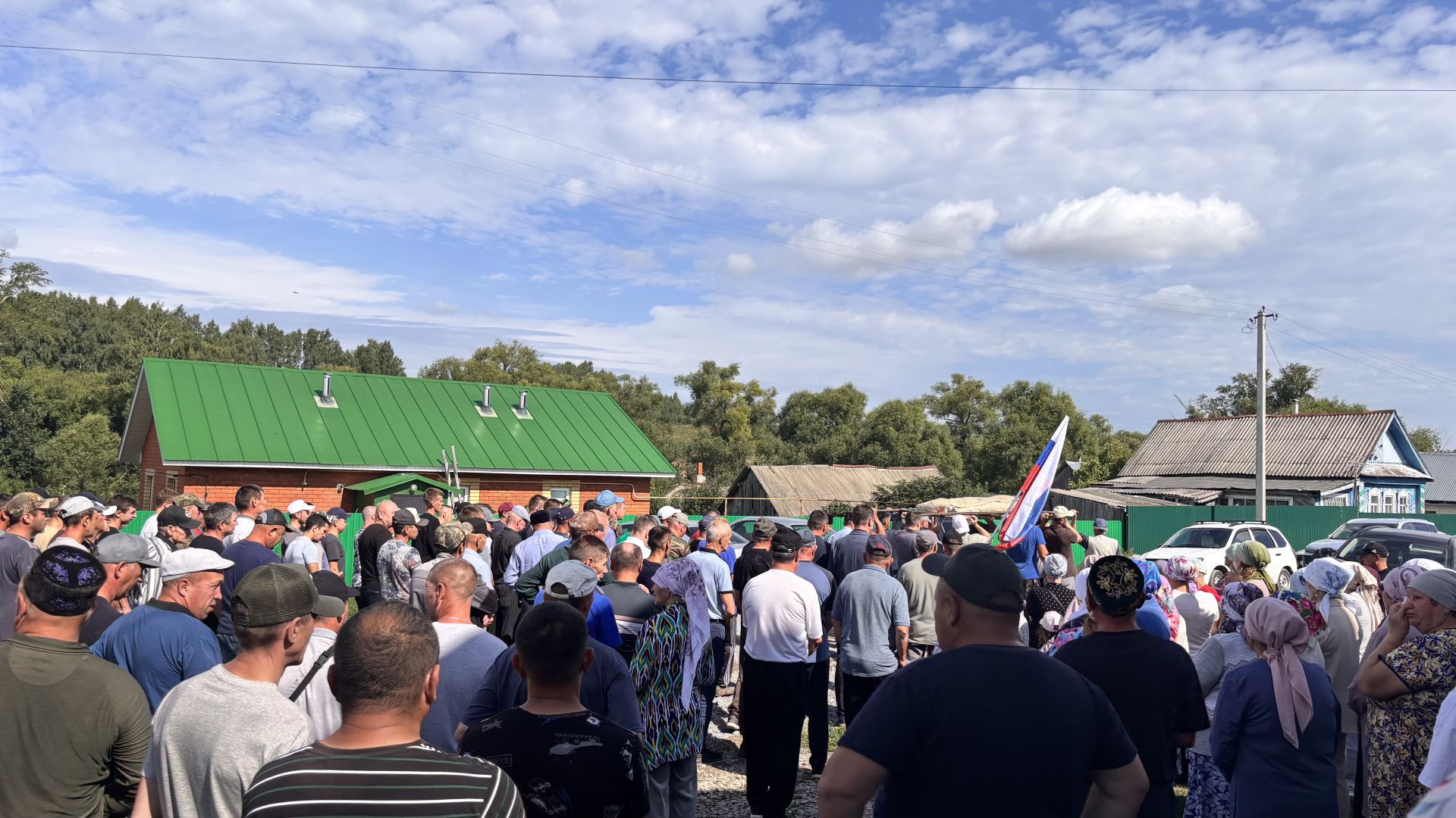 Түбән Шытсу герое: Ватан сагында гомере өзелгән Сәйфетдинов Риматны соңгы юлга озаттылар