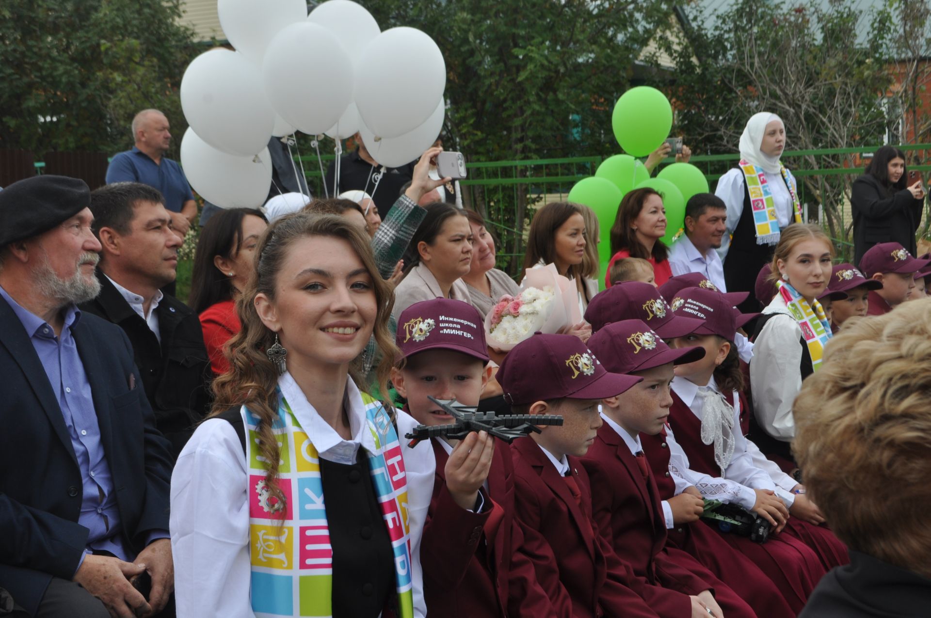 Миңгәр авылының инженер-башлангыч мәктәбендә 14 сабый парта артына утырды