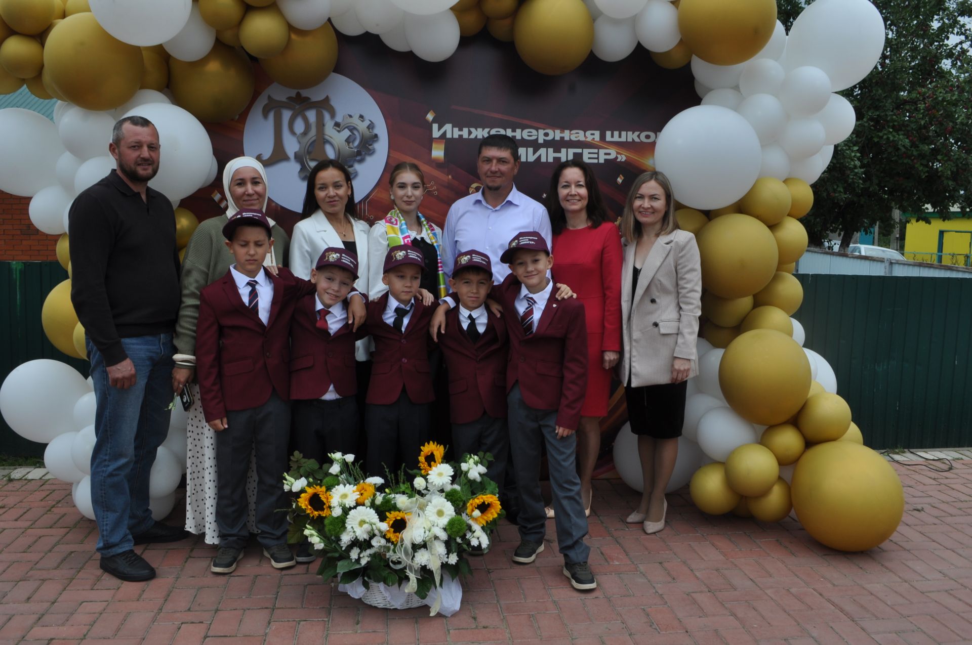 Миңгәр авылының инженер-башлангыч мәктәбендә 14 сабый парта артына утырды