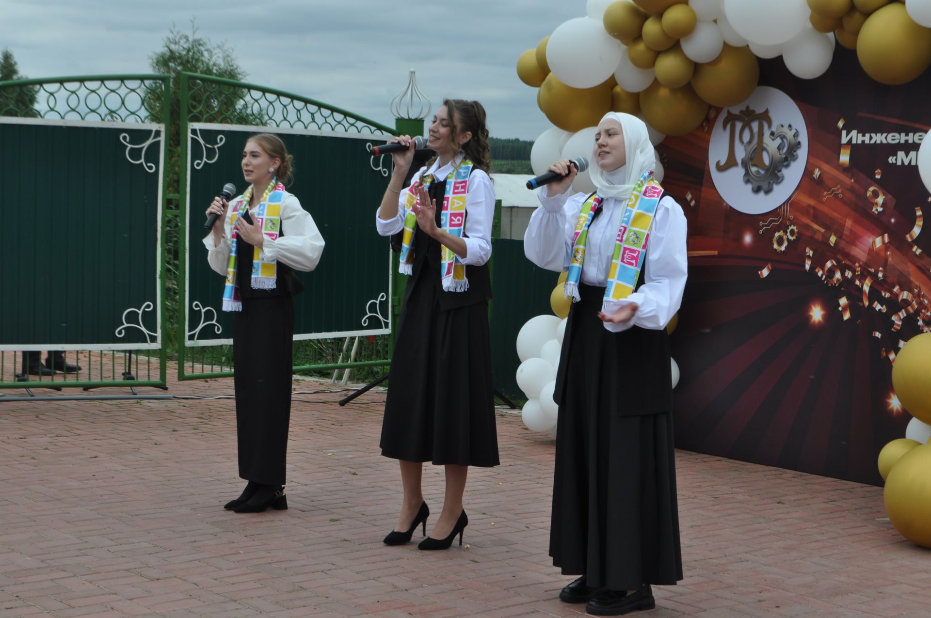 Миңгәр авылының инженер-башлангыч мәктәбендә 14 сабый парта артына утырды