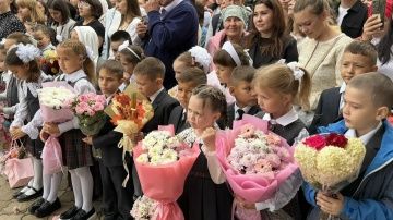 Шәмәрдән лицеенда 65 беренче сыйныф укучысына   бүләк итеп китаплар тапшырылды