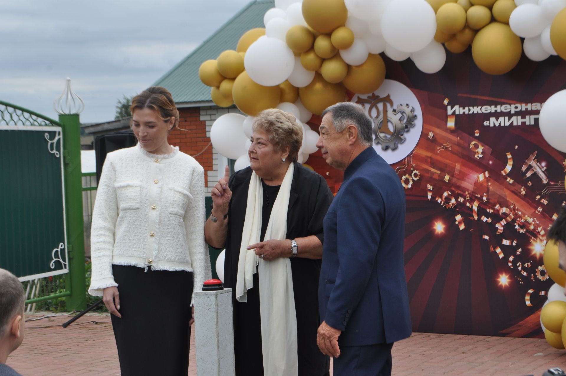 Миңгәр авылының инженер-башлангыч мәктәбендә 14 сабый парта артына утырды