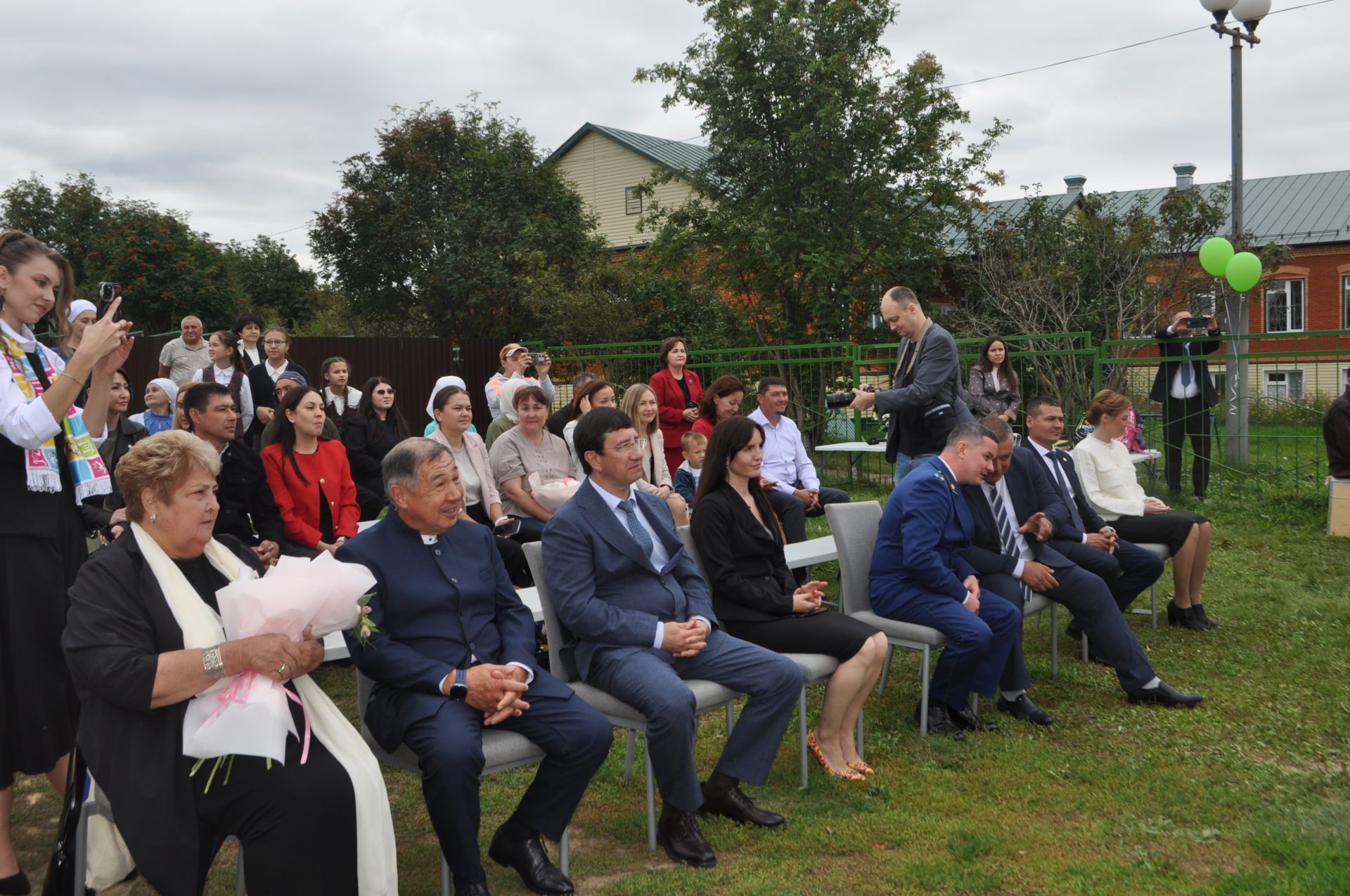 Миңгәр авылының инженер-башлангыч мәктәбендә 14 сабый парта артына утырды