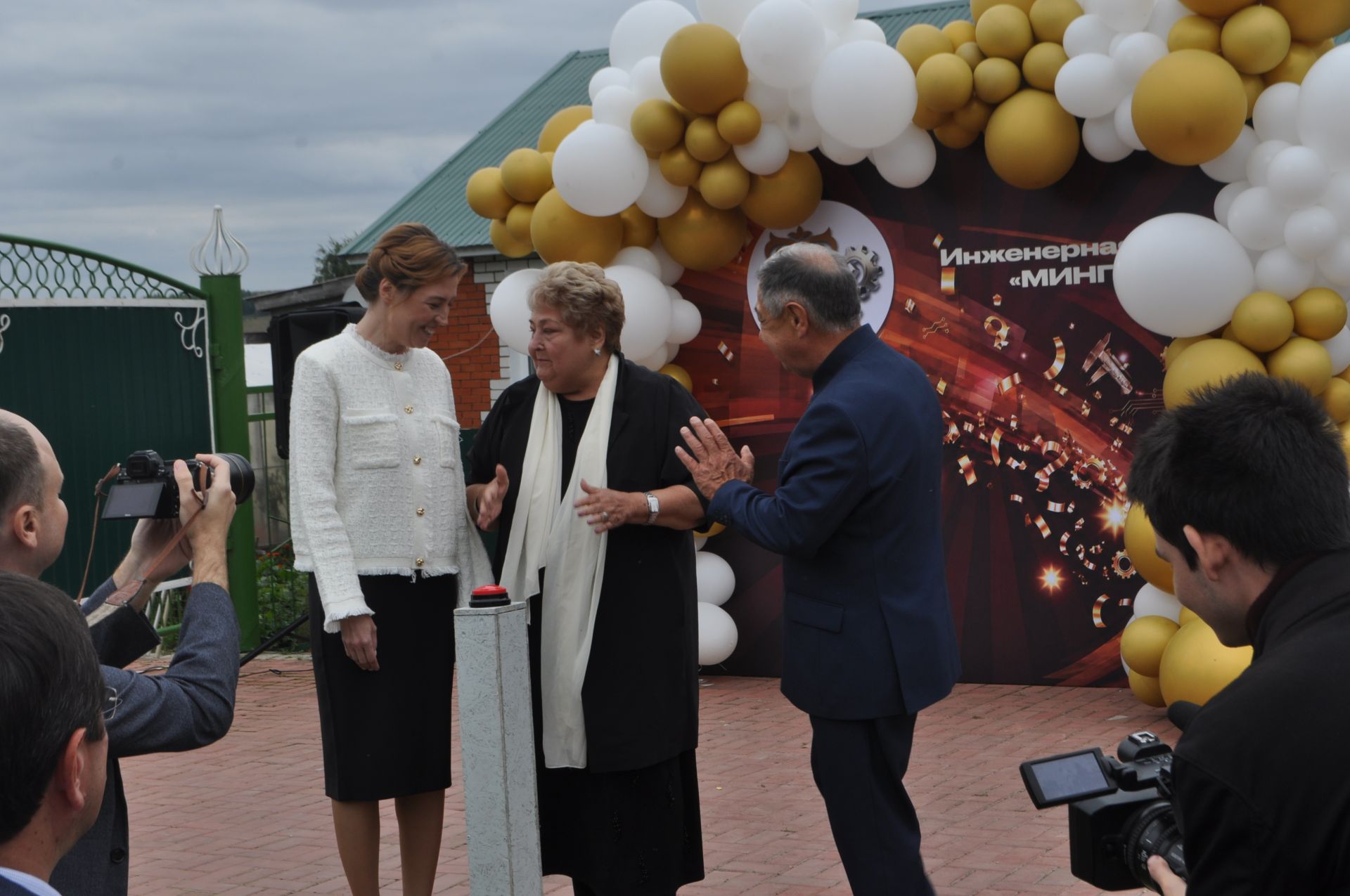 Миңгәр авылының инженер-башлангыч мәктәбендә 14 сабый парта артына утырды