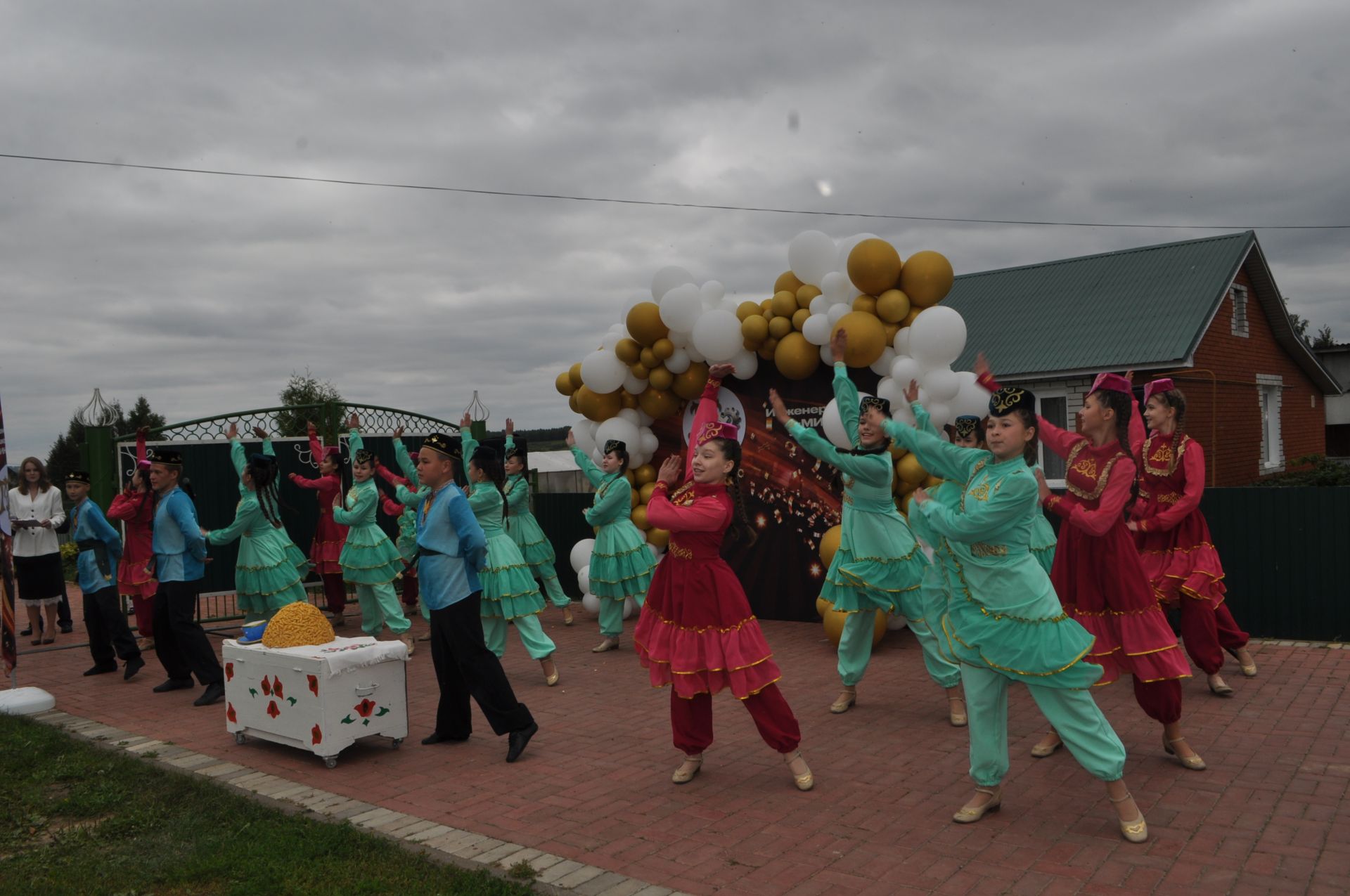 Миңгәр авылының инженер-башлангыч мәктәбендә 14 сабый парта артына утырды