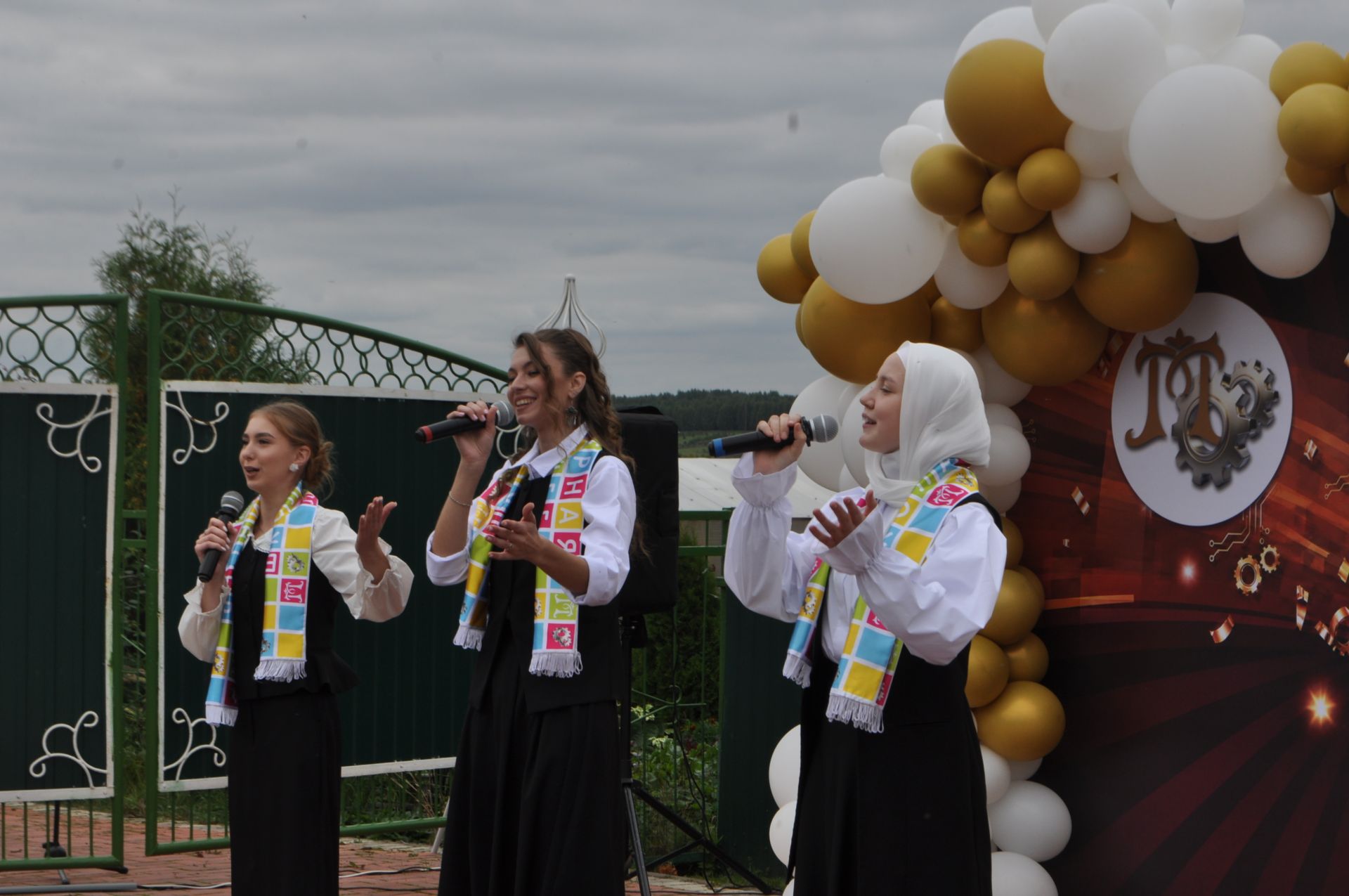 Миңгәр авылының инженер-башлангыч мәктәбендә 14 сабый парта артына утырды