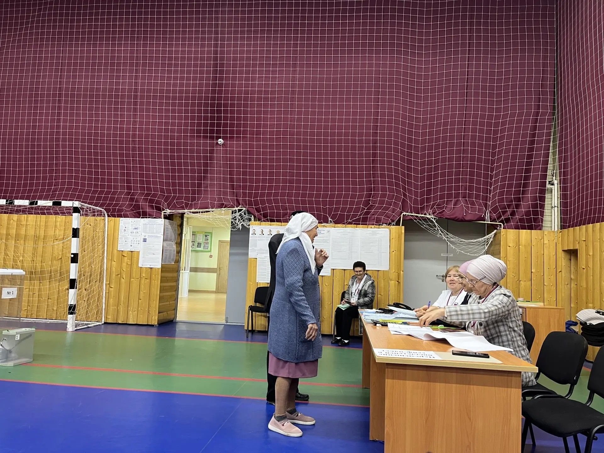 «Алтын пар» һәм беренче сайлаучылар: Югары Симет авылында 162 кеше Дәүләт Думасына тавыш бирде