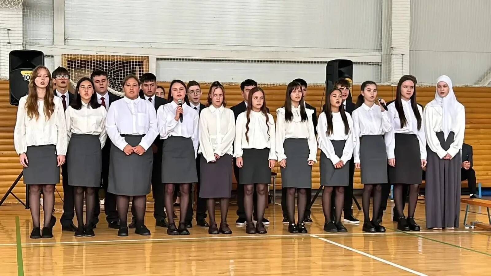 Килдебәк урта мәктәбендә белем бәйрәме узды