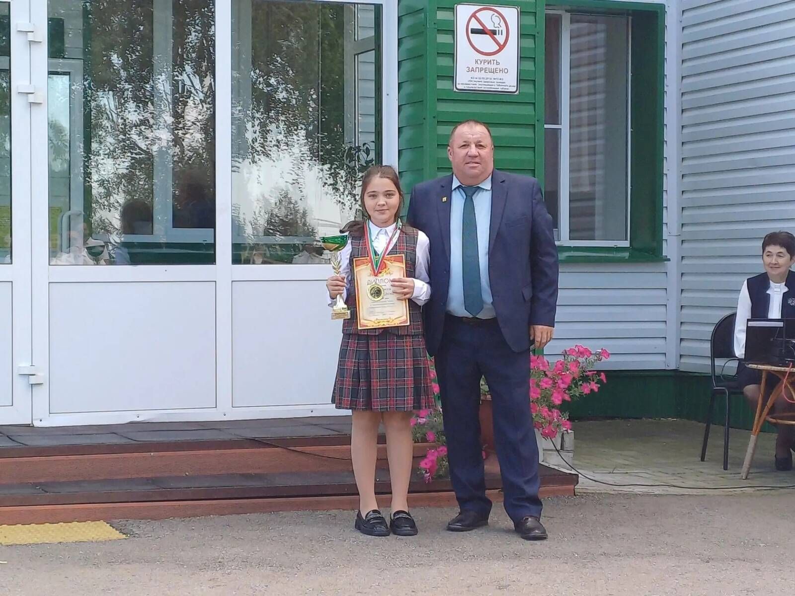Олы Кибәче урта мәктәбендә яңа уку елы башланды: укучыларга уңышлар һәм кызыклы ачышлар телибез