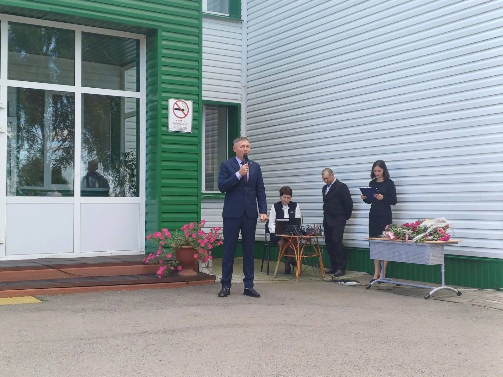Олы Кибәче урта мәктәбендә яңа уку елы башланды: укучыларга уңышлар һәм кызыклы ачышлар телибез